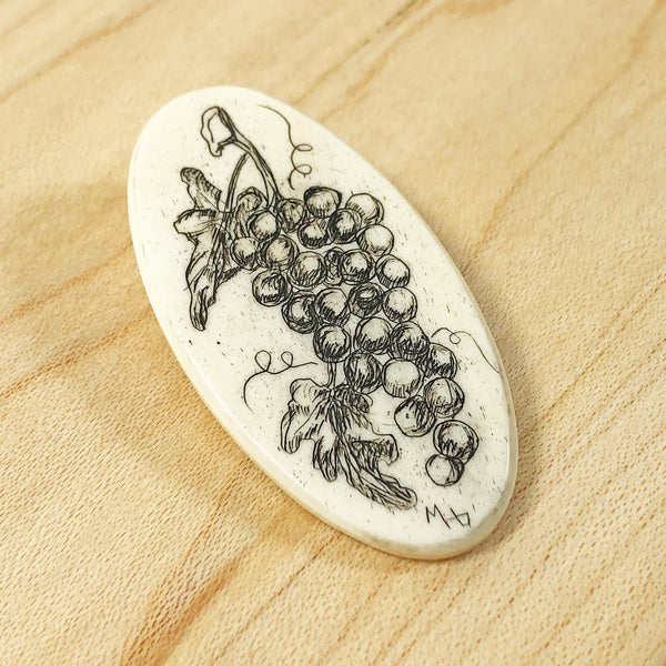 Scrimshaw Grapevine Pin, Narrow Oval